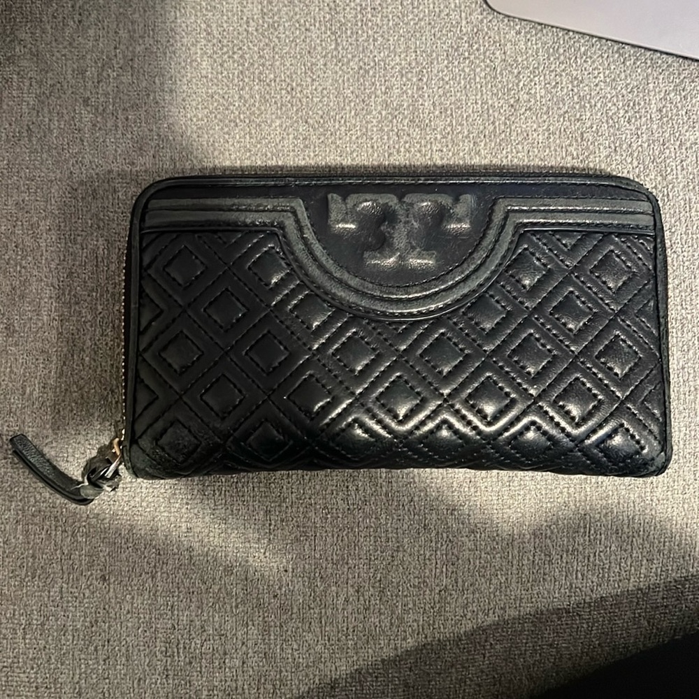 Tory Burch Black Leather Zip Wallet